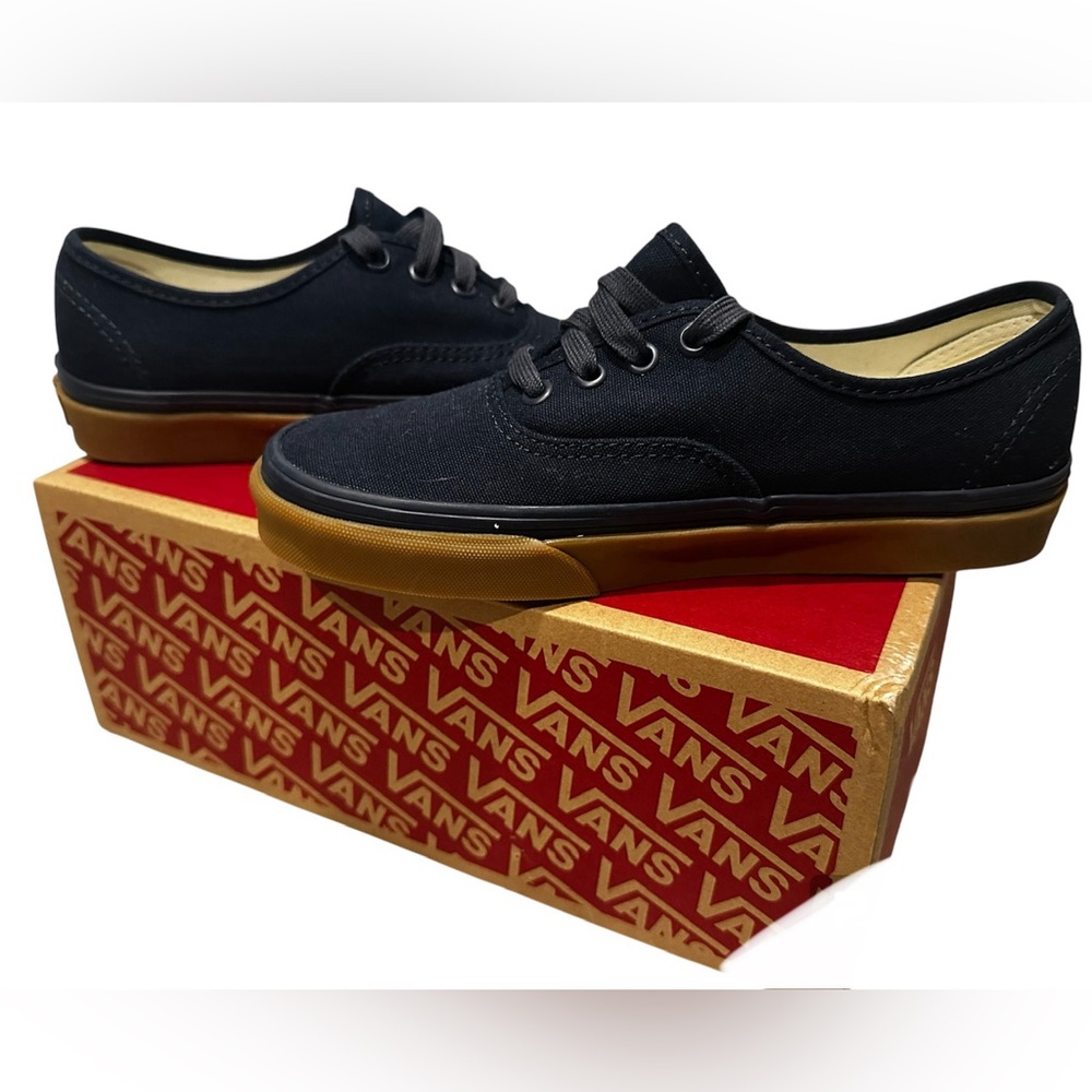 NEW Vans Off the Wall Navy Canvas Skate Shoes Unisex Women's 7, Men's 5.5